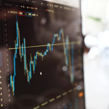 PIB do Brasil tem queda histórica em 2020