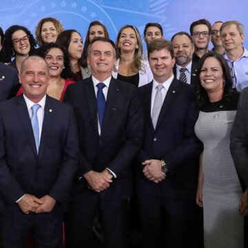 Gastos extraordinários do governo contra Covid caem mais de R$ 400 bi de 2020 para 2021