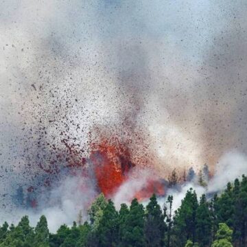 Cinco mil pessoas são removidas devido a erupção de vulcão na Espanha