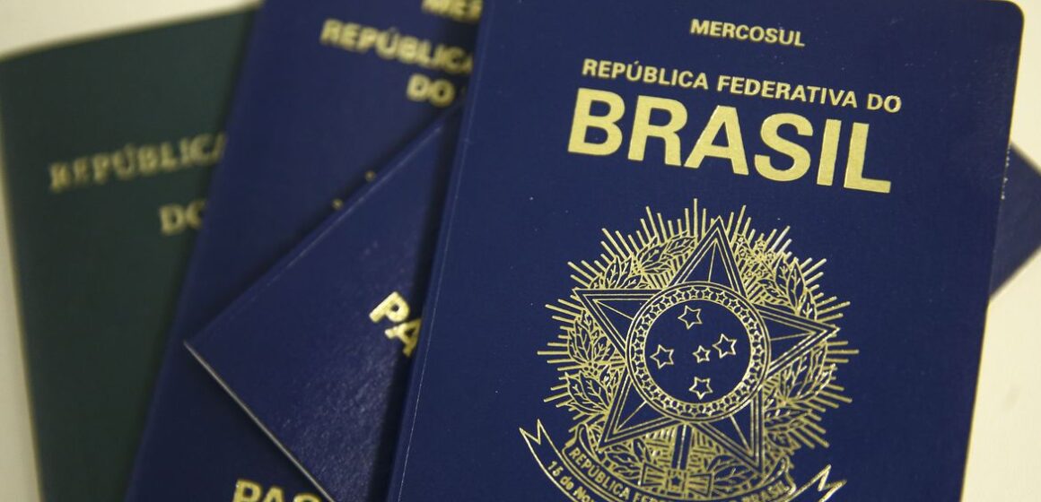 PF vai suspender emissão de novos passaportes por falta de verba