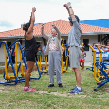 Expectativa de vida no Brasil alcança 76,4 anos em 2023, segundo IBGE