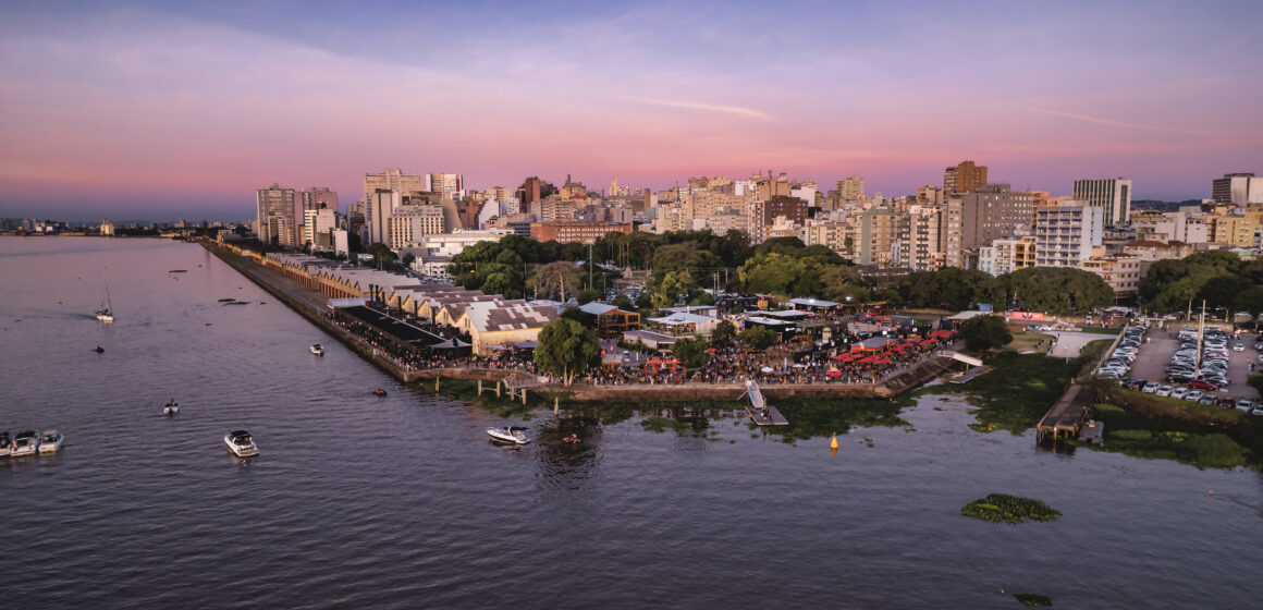 Cais Embarcadero, em Porto Alegre, anuncia reabertura de restaurantes